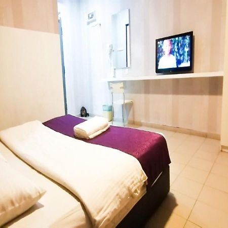 Biz Hotel Batu Pahat Exteriér fotografie